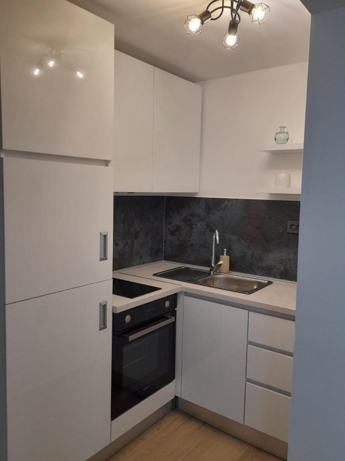 Apartman Sa Lodom 2+2 Lägenhet Pirovac Exteriör bild