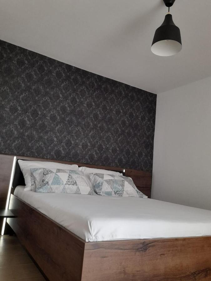 Apartman Sa Lodom 2+2 Lägenhet Pirovac Exteriör bild